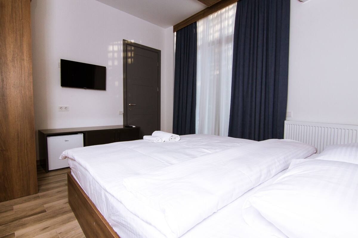 Premium bedding, minibar, in-room safe, desk