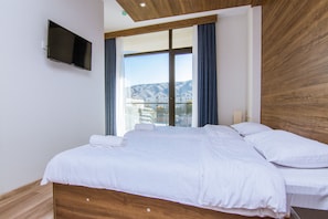Standard Double or Twin Room, Balcony | Premium bedding, minibar, in-room safe, individually furnished - Victoria Inn Tbilisi (Tbilisi)