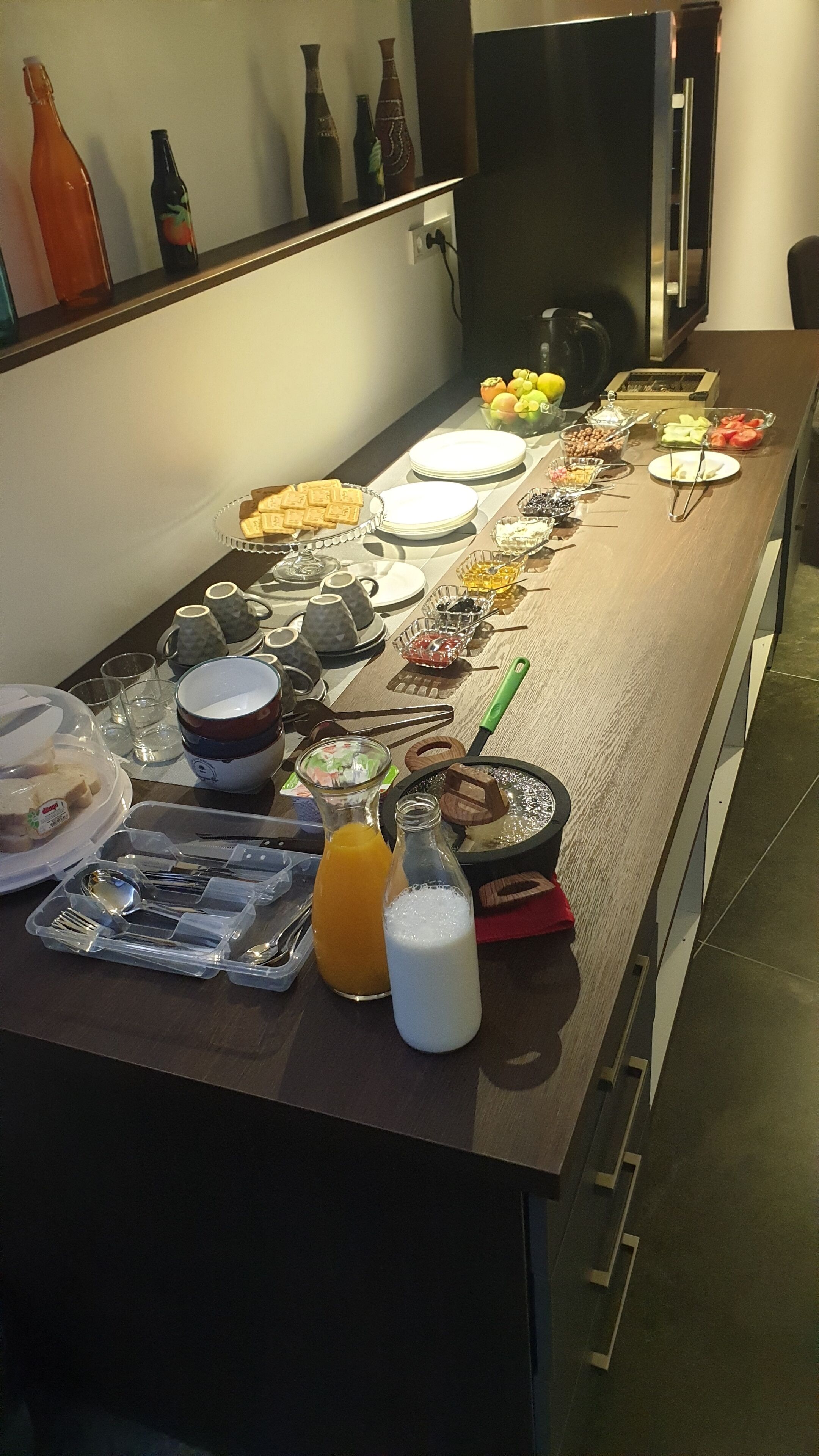 daily buffet breakfast (gel 20 per person)