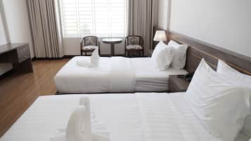 Premium Double Room | Minibar, in-room safe, desk, laptop workspace