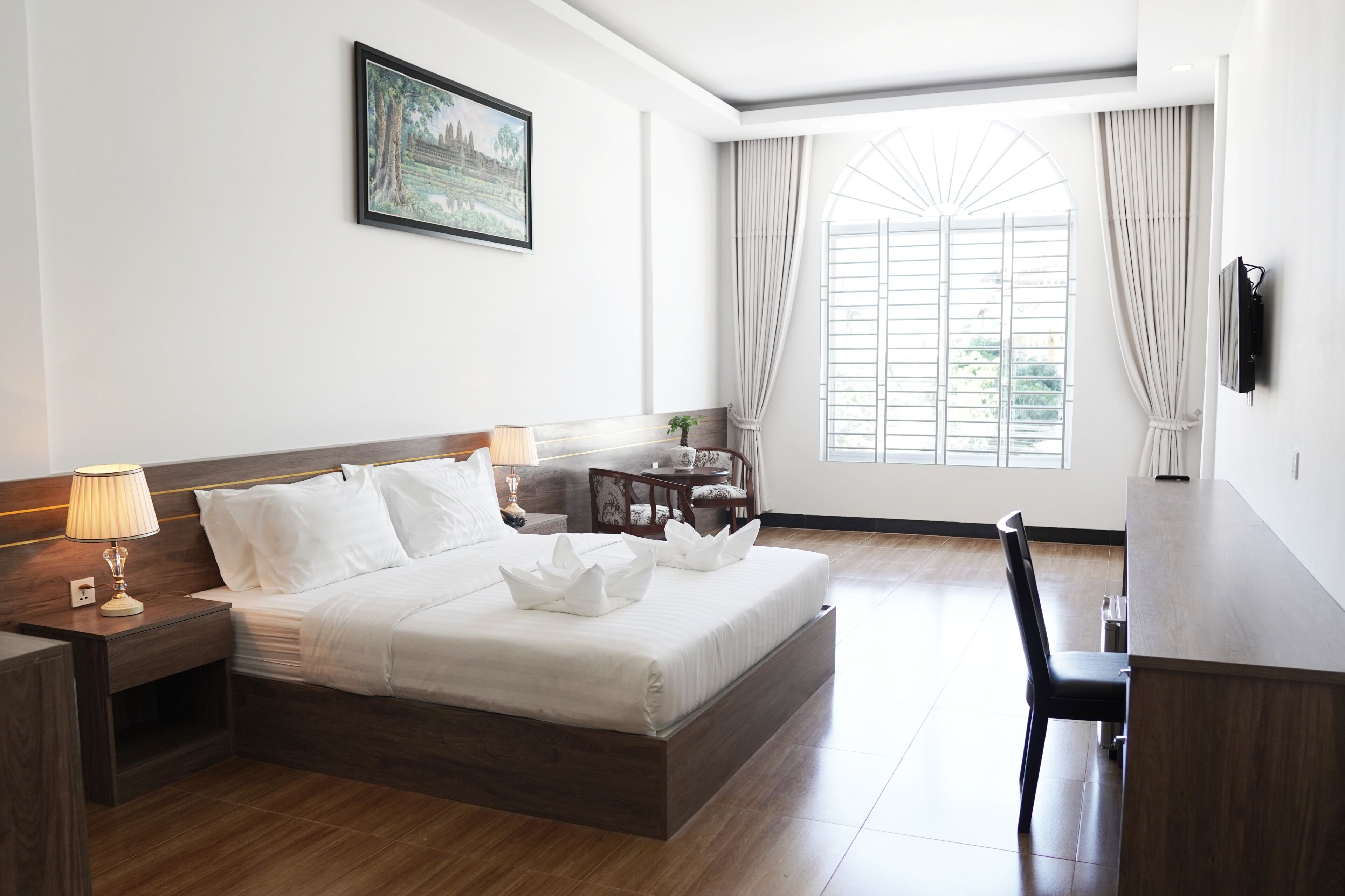 executive quadruple room | 1 bedroom, minibar, in-room safe, desk