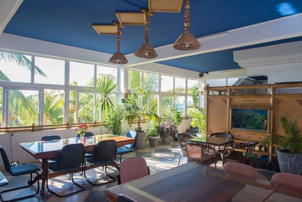 Dining - 3Ds International Tourist Home- 10 min from SSR Airport and Blue- Bay Beach (Mahebourg)