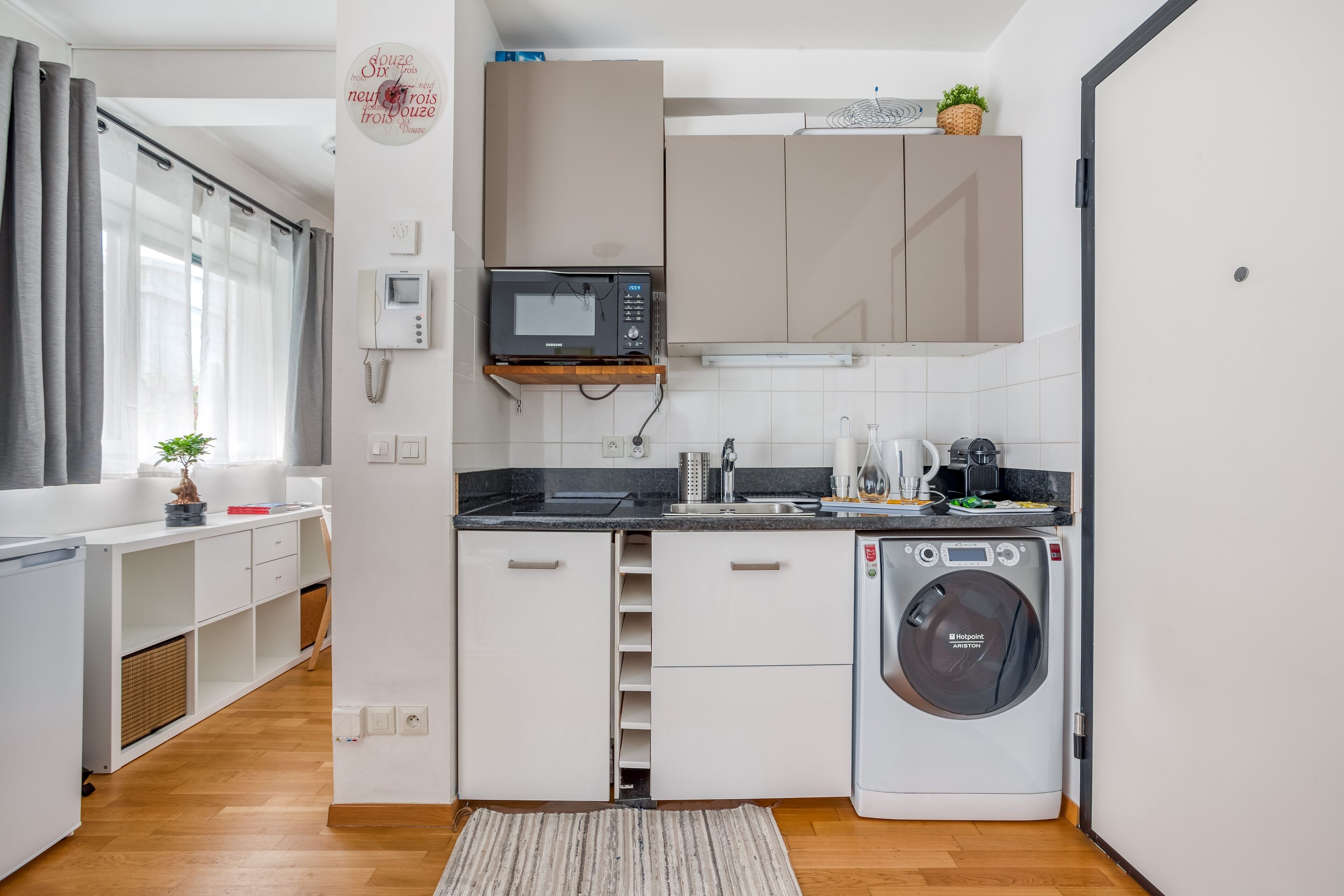 Confluence - Superb pied à terre with private parking