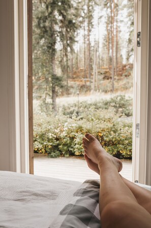 Blackout drapes, soundproofing, free WiFi, bed sheets - Varjola Holiday Center (Laukaa)