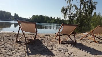 På stranden, liggestole
