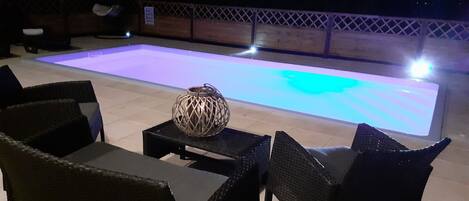 Outdoor pool, pool loungers