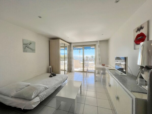 Fer et planche Ă repasser, Wi-Fi gratuit, draps fournis