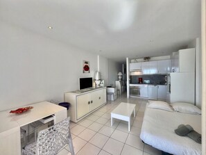 Iron/ironing board, free WiFi, bed sheets - Rocamare 2, 1 bedroom apartment with sea view (Cannes)
