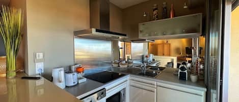 Fridge, microwave, stovetop, dishwasher