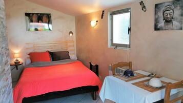 Double Room (Lotus) | Individually decorated, individually furnished, desk, soundproofing