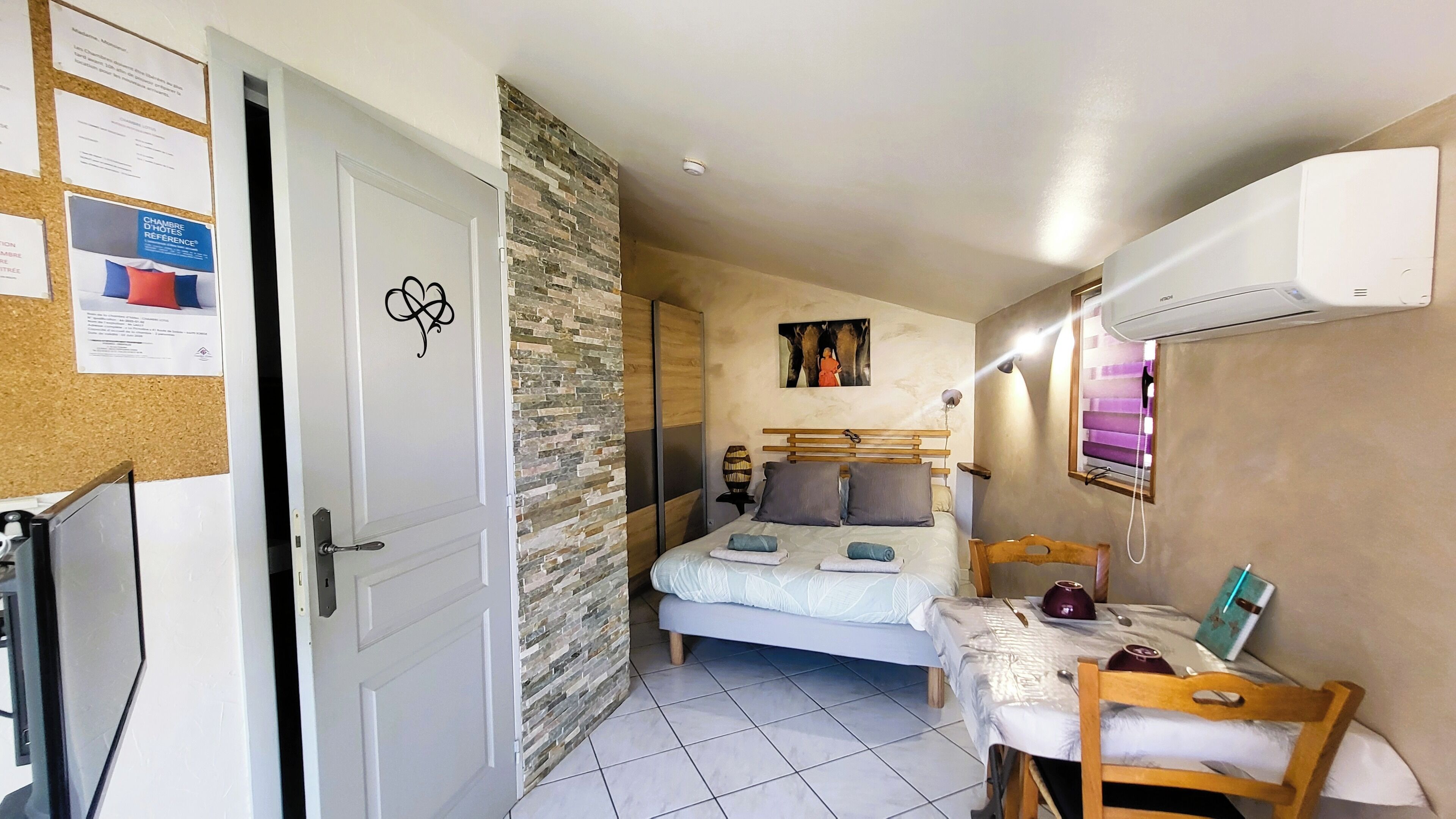 Dobbeltrom (Lotus) | Individuelt dekorert, individuelt innredet, skrivebord og lydisolert