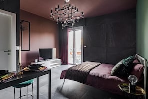 WiFi (無料)