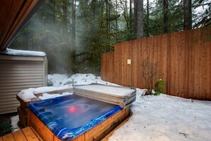 Outdoor spa tub - 29SL - Hot Tub - Sauna - BBQ - Shuffle Board - Sleeps 11 (Deming)