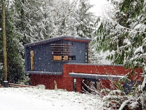 Vista frontal de la propiedad