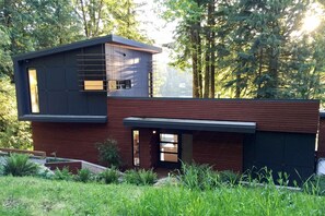 Exterior - 83MF - Lakeside - Hot Tub - WIFI - BBQ - Dock - Sleeps 4 NO PETS (Deming)