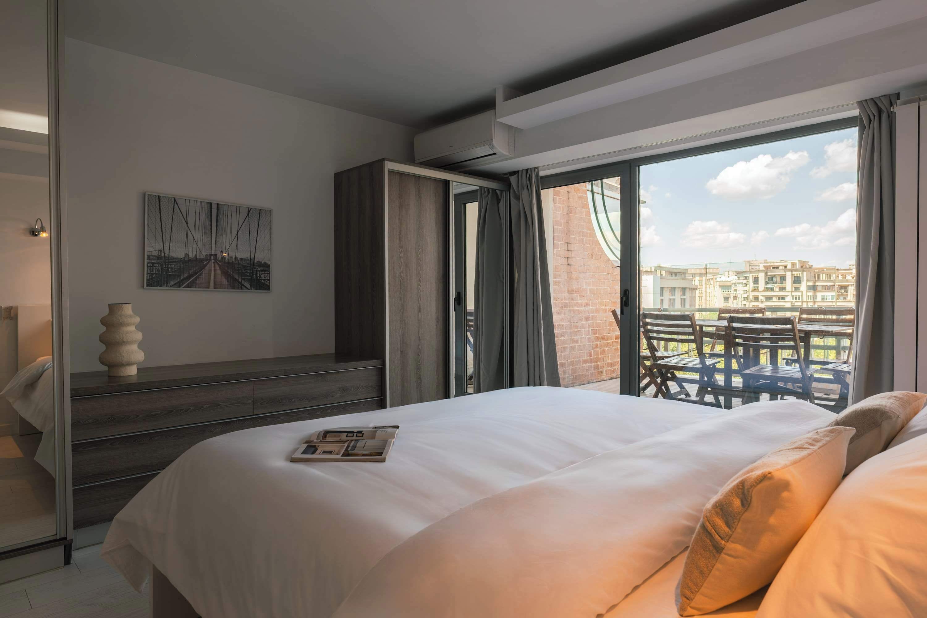 Apartment, 2 Bedrooms | Iron/ironing board, free cribs/infant beds, free WiFi, bed sheets