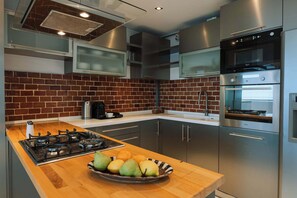 Private kitchen - Unirii Center Apartments by Olala Homes (Bucharest)