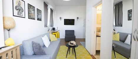 Studio | Living area