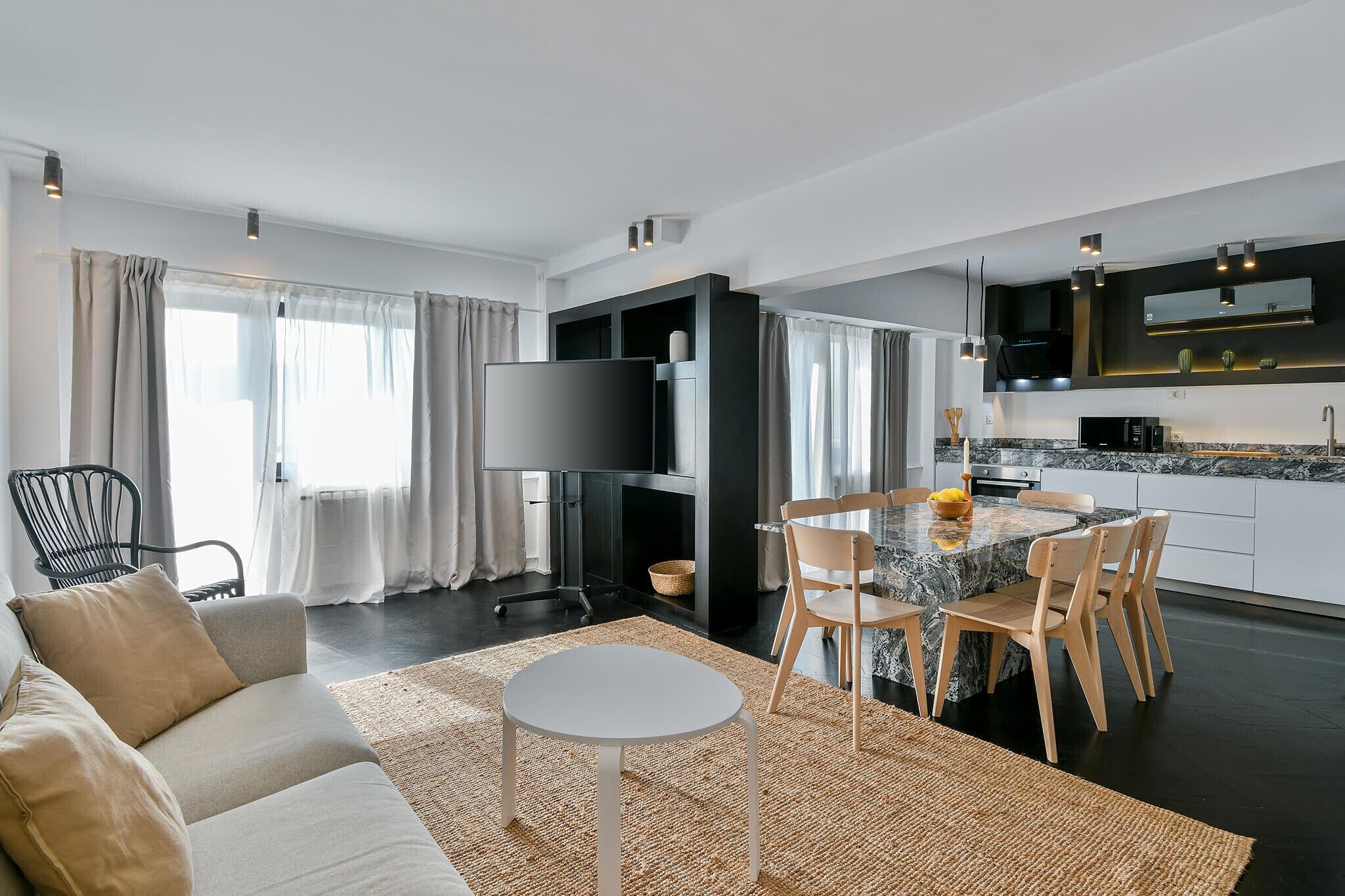 Appartement familial | Aire de séjour | Téléviseur à écran plat