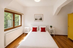 Junior Apartment | 1 bedroom, iron/ironing board, free cots/infant beds, free WiFi - Forest Apartment by Olala Homes (Sinaia)