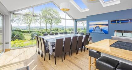A large group retreat that sleeps 16 guests in 4 bedrooms