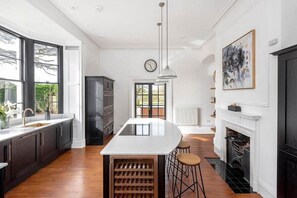 Interior - Cotswold Manor House - Group Accommodation in The Cotswolds (Badminton)