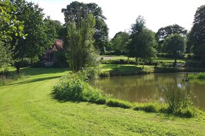 Property grounds - Luxurious cottage in 70 acres with private lake, fantastic views and walks (South Molton)