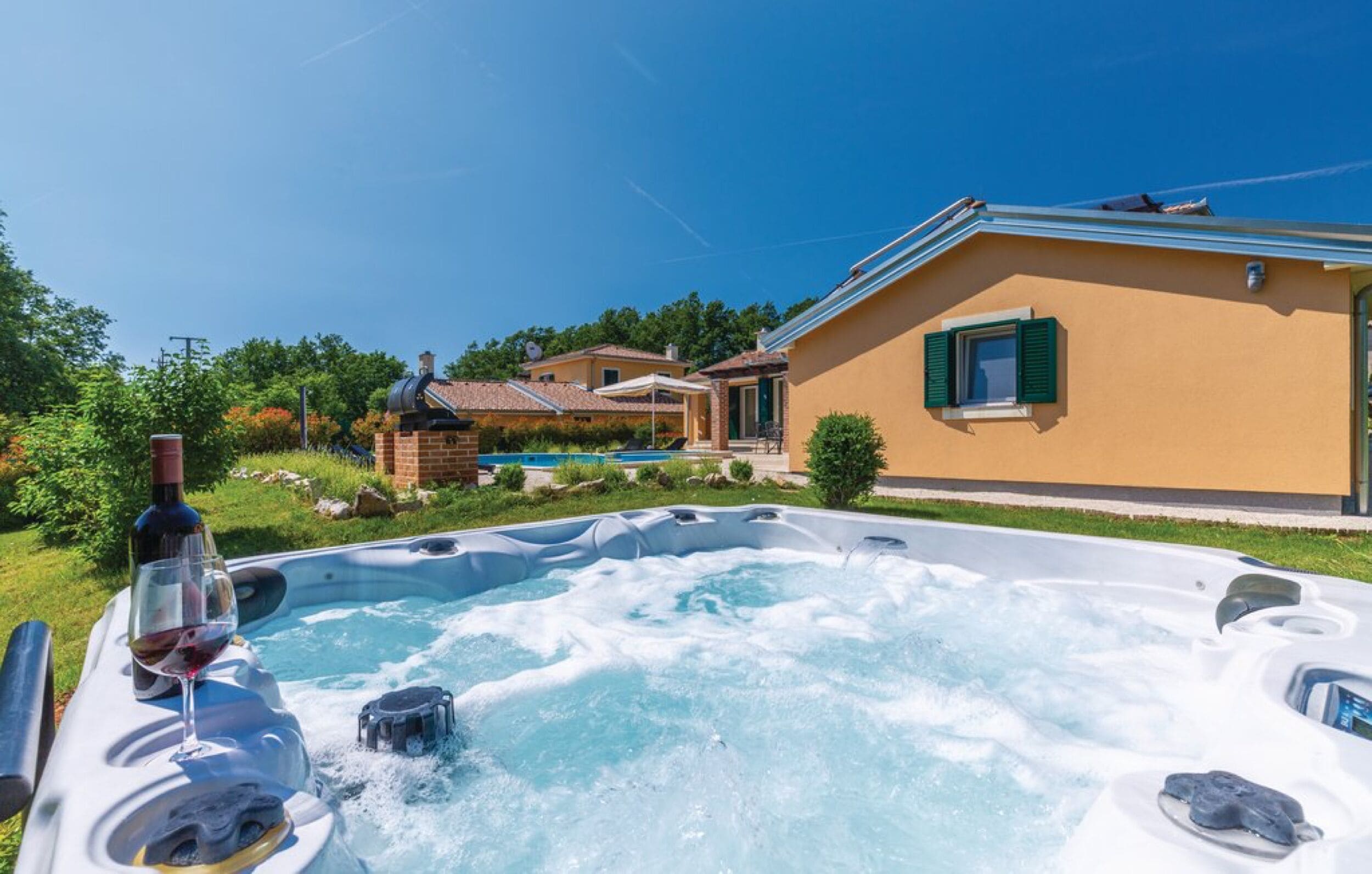 Deluxe Villa (Aida) | Private spa tub