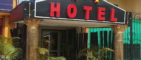 Fachada de la propiedad