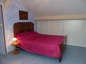 3 bedrooms, free WiFi, bed sheets