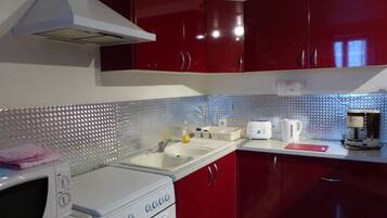 Réfrigérateur, micro-ondes, lave-vaisselle