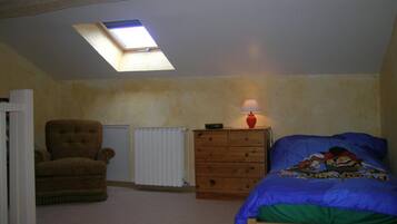 3 bedrooms, free WiFi, bed sheets