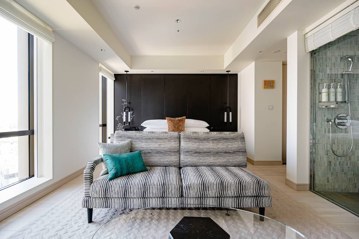 Premium bedding, down comforters, minibar, in-room safe