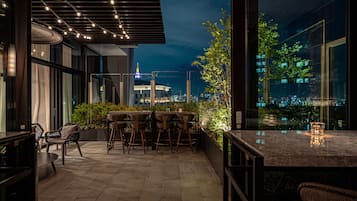 Rooftop bar, alfresco dining, open daily