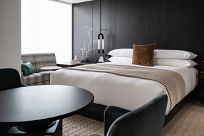 Premium bedding, down comforters, in-room safe, blackout drapes - Kimpton Shinjuku Tokyo by IHG (Tokyo)