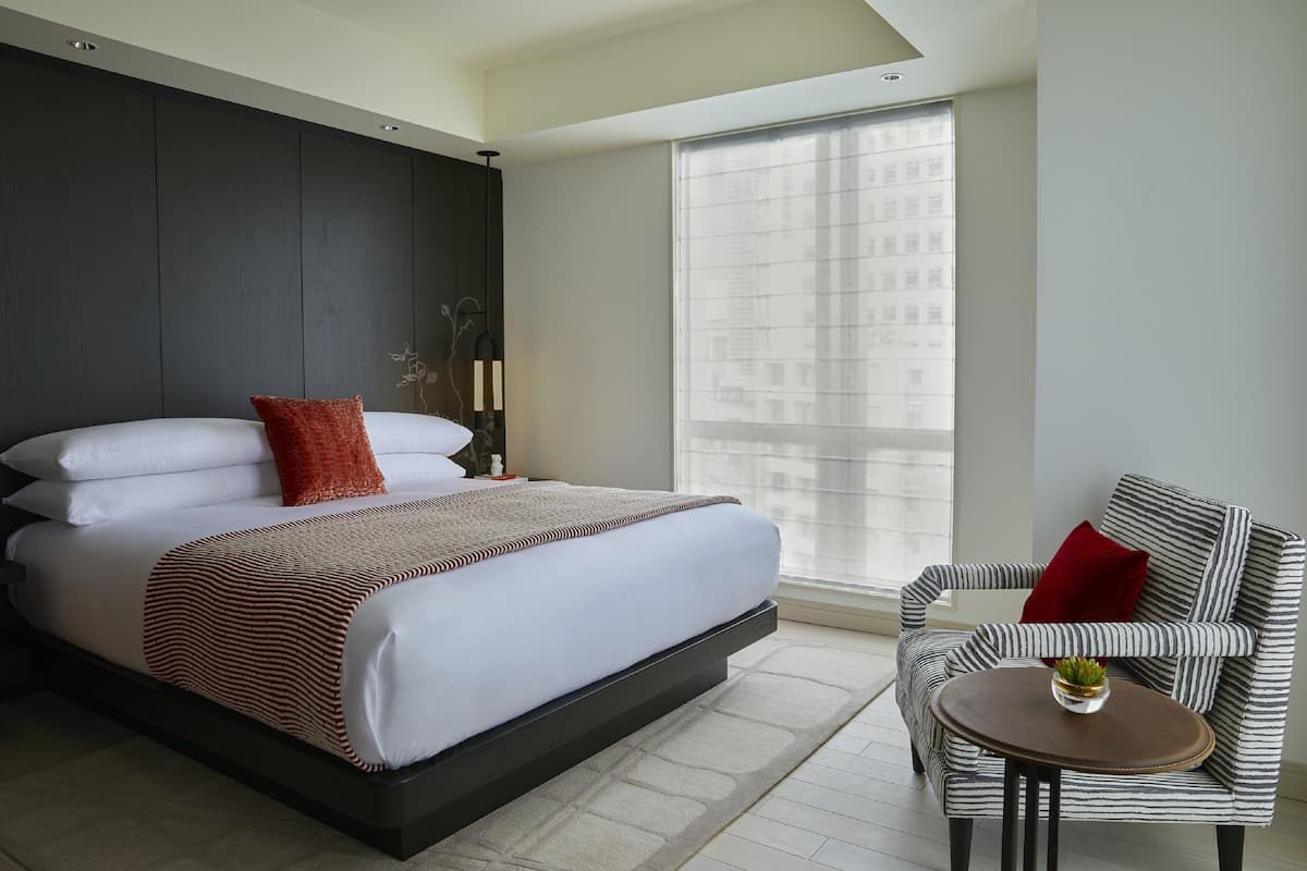 Premium bedding, down comforters, minibar, in-room safe