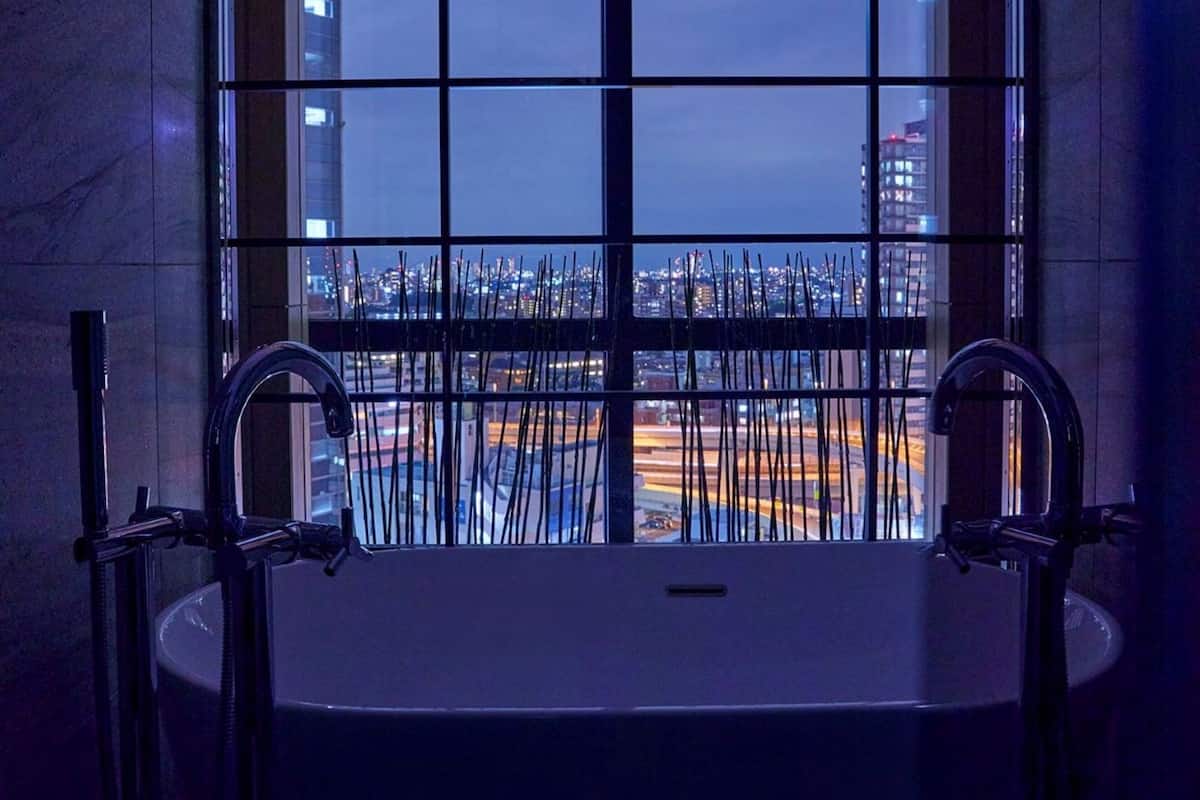 Premium bedding, down duvets, minibar, in-room safe