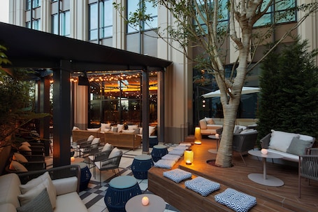 Frühstück, Mittagessen, Abendessen und Brunch werden serviert. Kimpton Shinjuku Tokyo by IHG