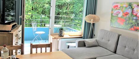 Télévision, chaîne hi-fi