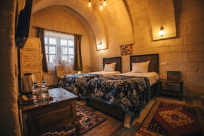 Deluxe Arch Twin Room