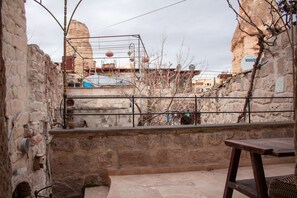 King Cave Suite | Balcony view - Vintage Cave House (Nevsehir)