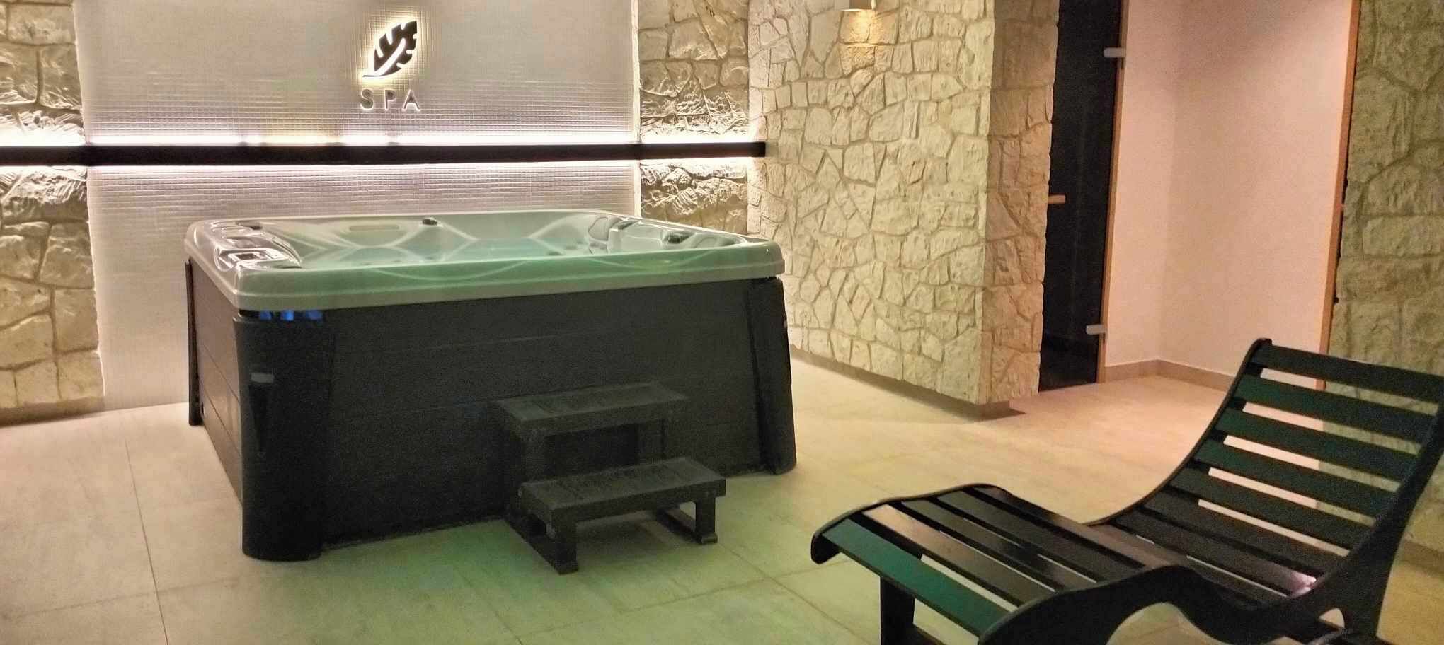 Couples treatment room(s), body treatments, hot stone massages