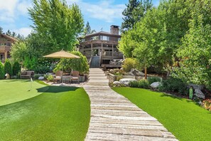 Property grounds - Steal Away Bay: "Kawa" Built Lakefront with Incredible Views! Game Room w/ Pool Table! Piano! Hot Tub! Private Boat Dock! (Big Bear Lake)