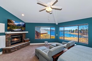 TV, fireplace, DVD player - Steal Away Bay: "Kawa" Built Lakefront with Incredible Views! Game Room w/ Pool Table! Piano! Hot Tub! Private Boat Dock! (Big Bear Lake)