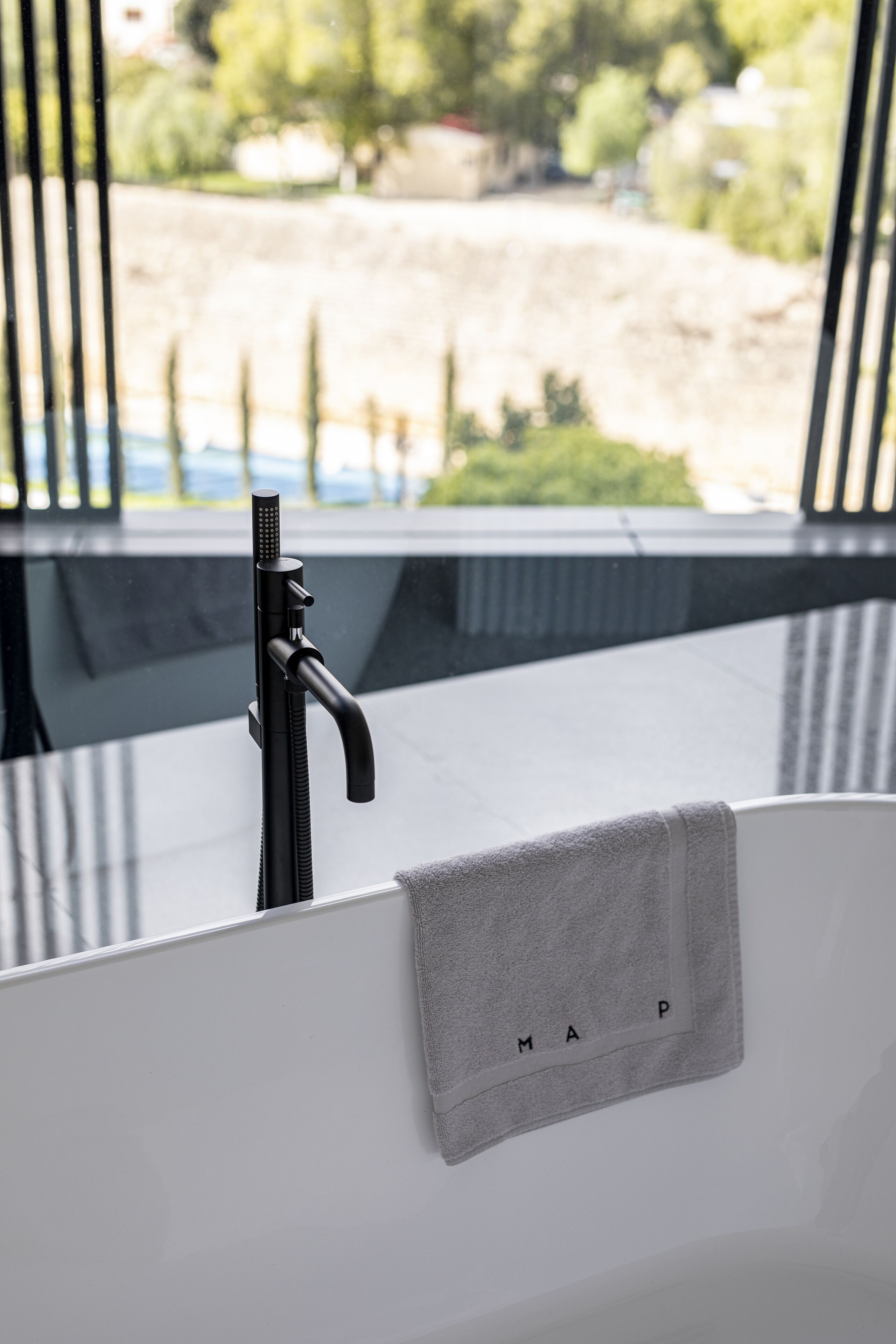 map suites | living area