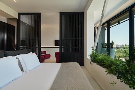 Executive Suite | 1 bedroom, premium bedding, down comforters, pillowtop beds