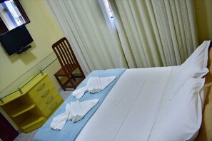 Minibar, desk, free WiFi, bed sheets - Hotel Litoral Sul (Coruripe)