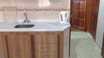家庭客房 | 私人小型廚房 | 迷你雪櫃、爐具、廚房用具/餐具/器皿