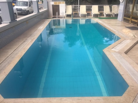 Seasonal outdoor pool