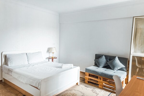 1 habitación, tabla de planchar con plancha, wifi y ropa de cama